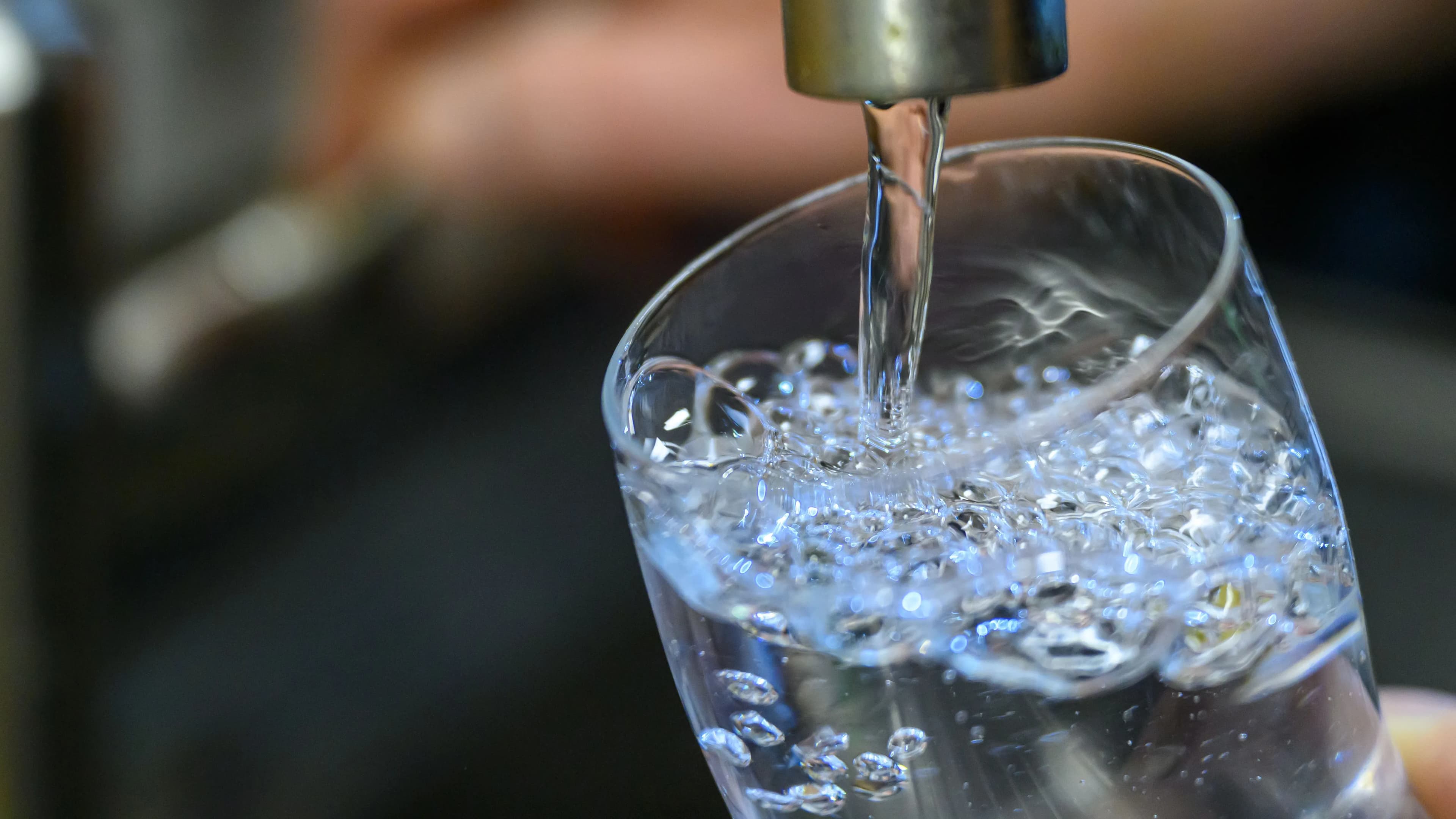 Vorsicht bei Wassersprudlern: Sodastream & Co. können zu wahren Bakterienschleudern werden